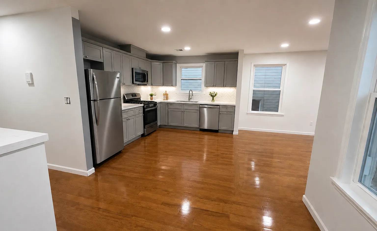 3 bed, 2500 sqft, $2,700 — Photo 1