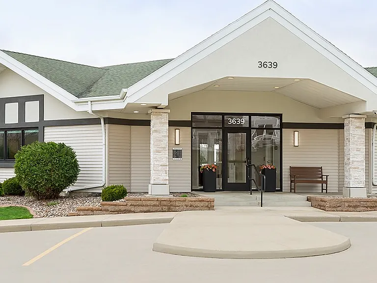 Sunset Trail Apartment Homes — Photo 31
