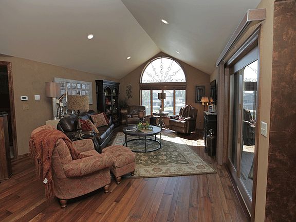 3rd image of 15724 Tradewind Dr
