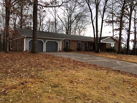 3rd image of 158 Hidden Oaks Trl NE