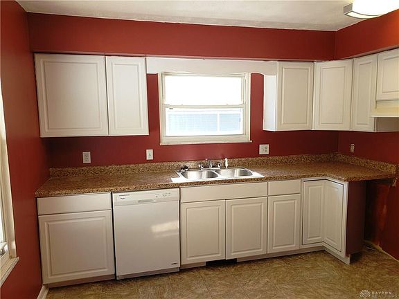 2nd image of 475 Marshall Dr