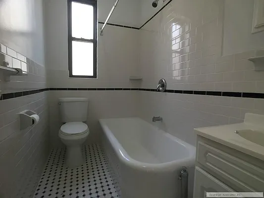 Rented by Sovereign Associates | media 8
