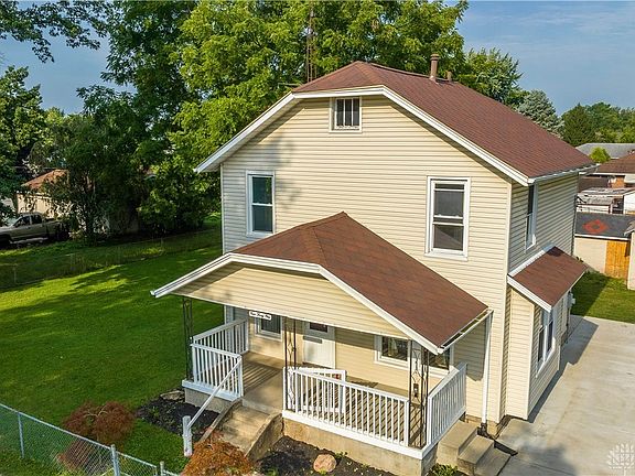5th image of 441 Elverne Ave