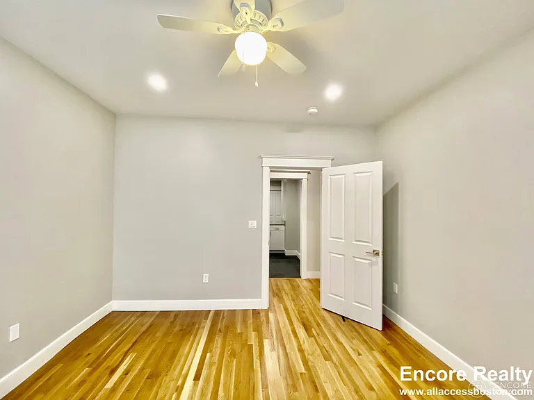 35 Portsmouth St #1L — Photo 5