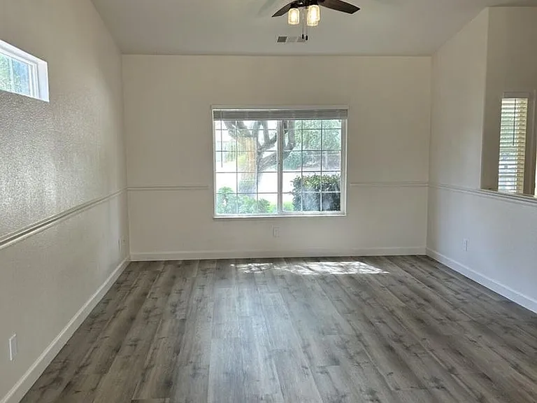 4724 W Manor Ct — Photo 4