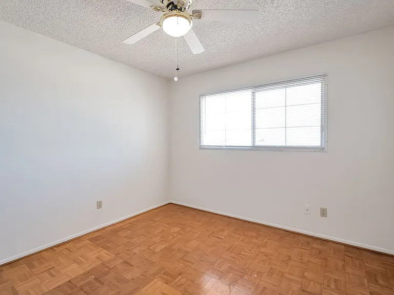 1633 E La Jolla Dr — Photo 26