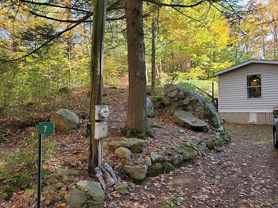 2nd image of 7 Mountain Laurel Dr