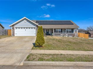 1480 General Parson Dr, Prairie Grove, AR 72753