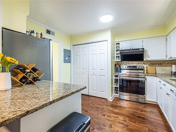 4th image of 6520 Roswell Rd Unit 73