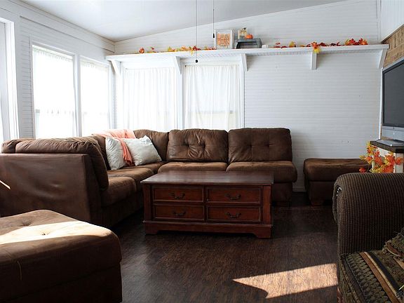 5th image of 3911 Driftwood Ln