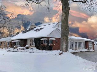 712 S Main St, Morton, IL 61550