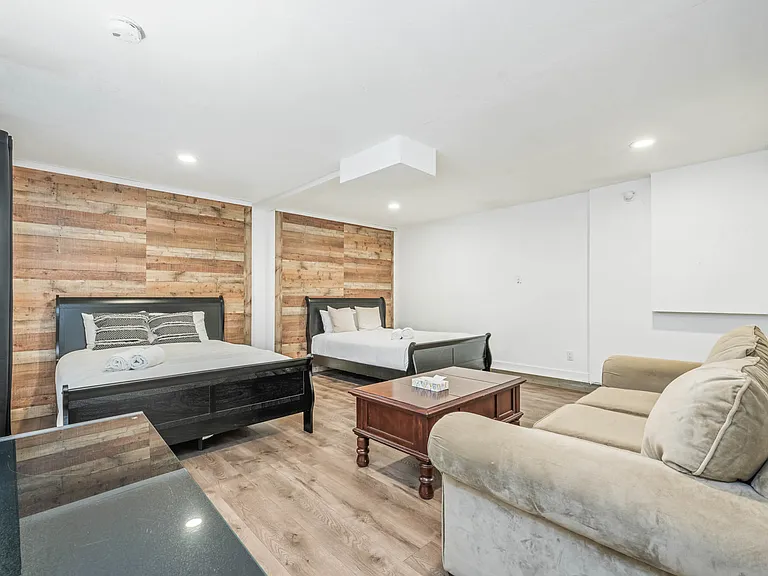 10146 Amestoy Ave — Photo 23