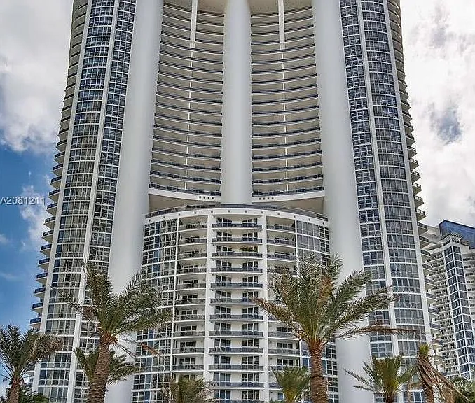 18201 Collins Ave #4305 — Photo 17