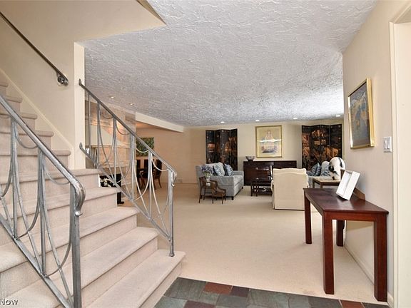 3rd image of 23499 Shelburne Rd