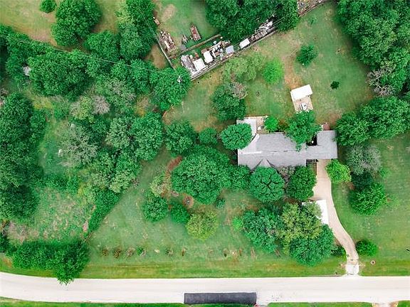 3rd image of 905 Stephie Ann Ct