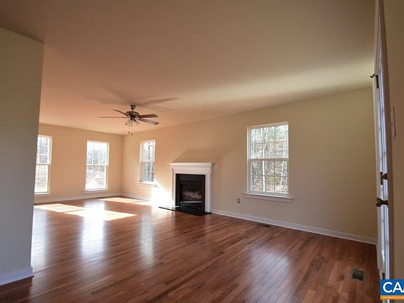 5th image of 43 Dogwood Way