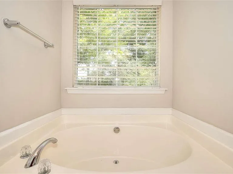 4160 Janel Ln — Photo 11