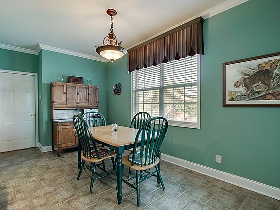 5th image of 8300 Bay Garden Ln