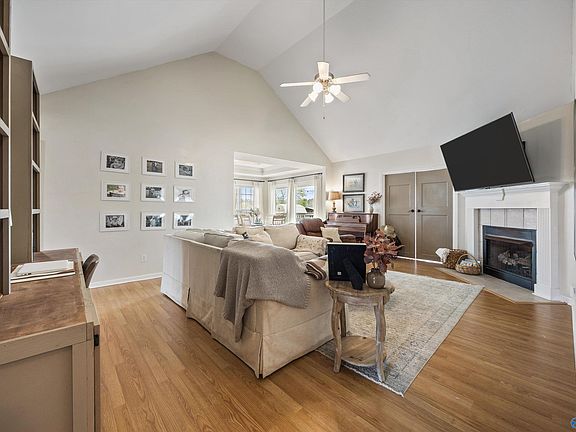 4th image of 103 Red Sunset Cir