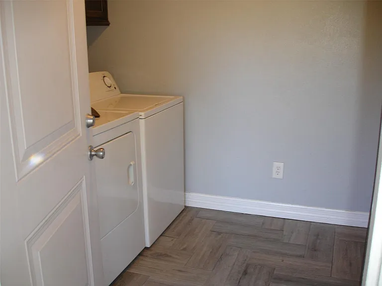 1134 Hahlo St — Photo 24
