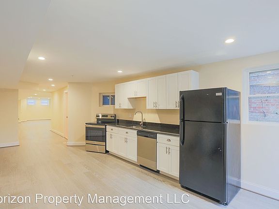3rd image of 2740 Saint Paul St #17514706