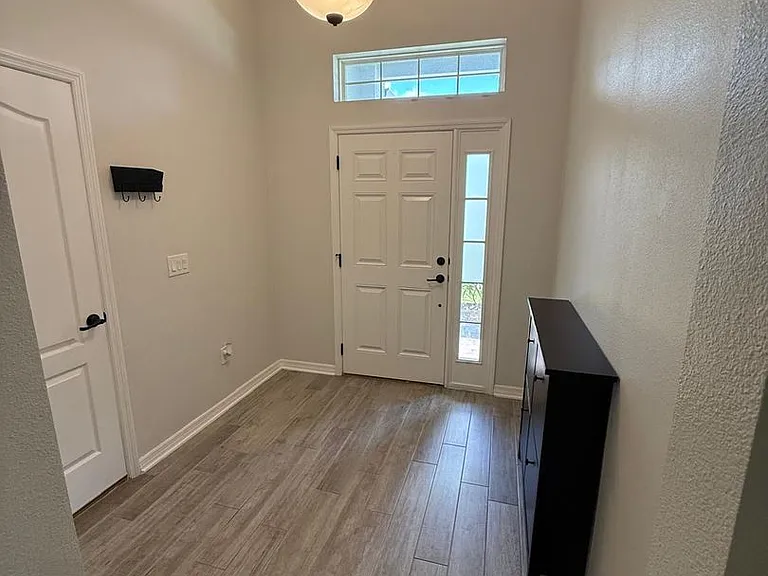 8258 Bayliss Ct — Photo 3