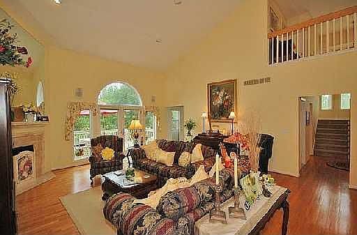 5th image of 1764 Stonebridge Dr S