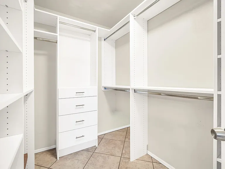 8741 W Acapulco Ln — Photo 15