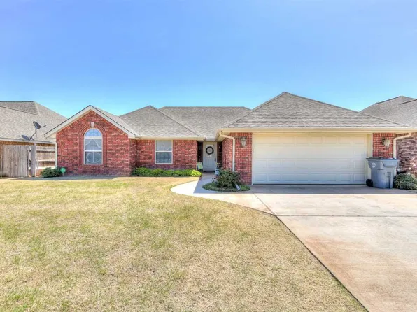 3605 NE Fieldcrest Dr, Lawton, OK 73507