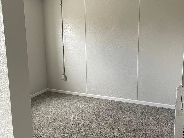 114 Broadway Ave N #1 — Photo 6