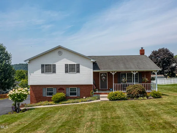 430 Aggie St, Hollidaysburg, PA 16648