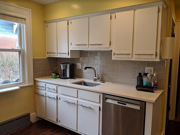 3rd image of 851 Saint Clair St Unit 1