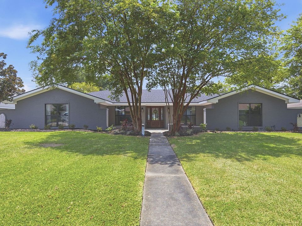 1st image of 215 Orchard Dr
