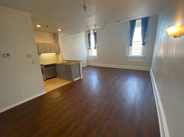 546 Main St APT 3D