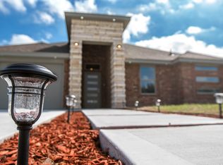 304 N Idaho St, Palmhurst, TX 78573