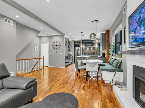 207 Huntington Street image 2 of 43