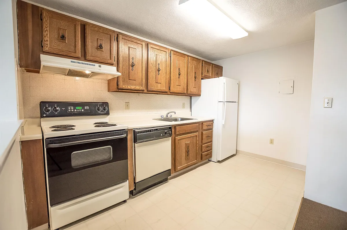 Building Photo - 31 Andrew St #25