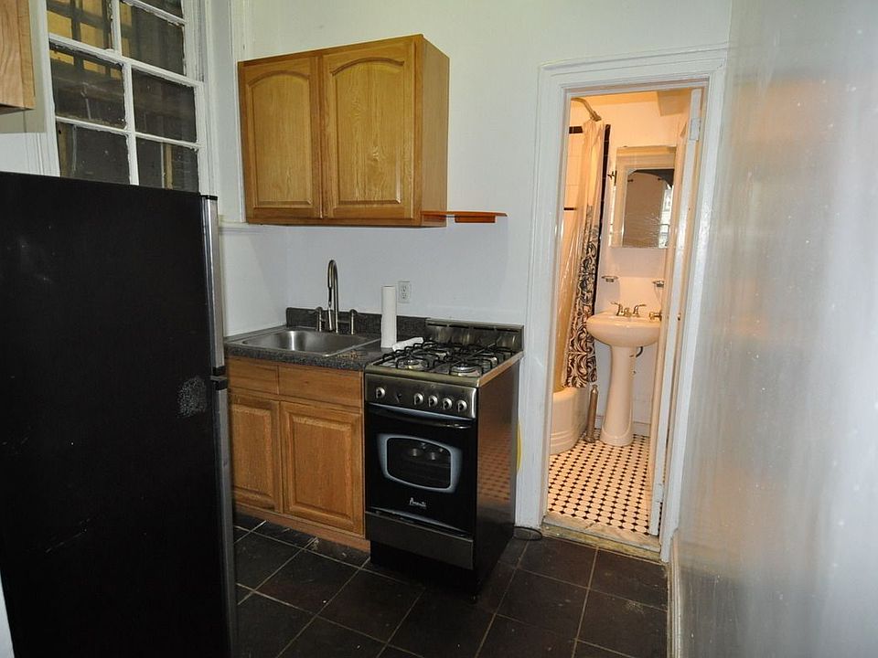 1st image of 196 W 10th St APT 1D
