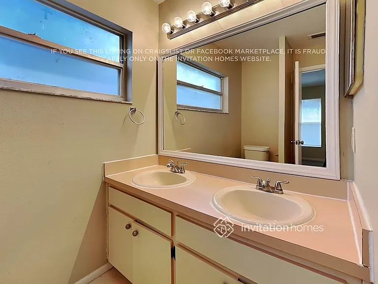 515 49th St E — Photo 8