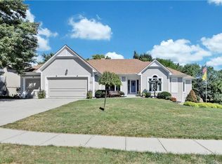 300 SE Saddlebrook Dr, Lees Summit, MO 64082