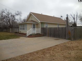 218 E Avenue F, McPherson, KS 67460