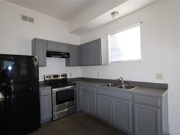 4th image of 2512 S Prieur St #A