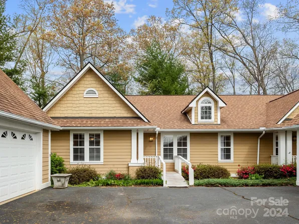 701 Woodlea Ct, Asheville, NC 28806