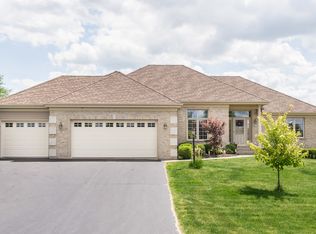 111 Lopez Ln, Poplar Grove, IL 61065