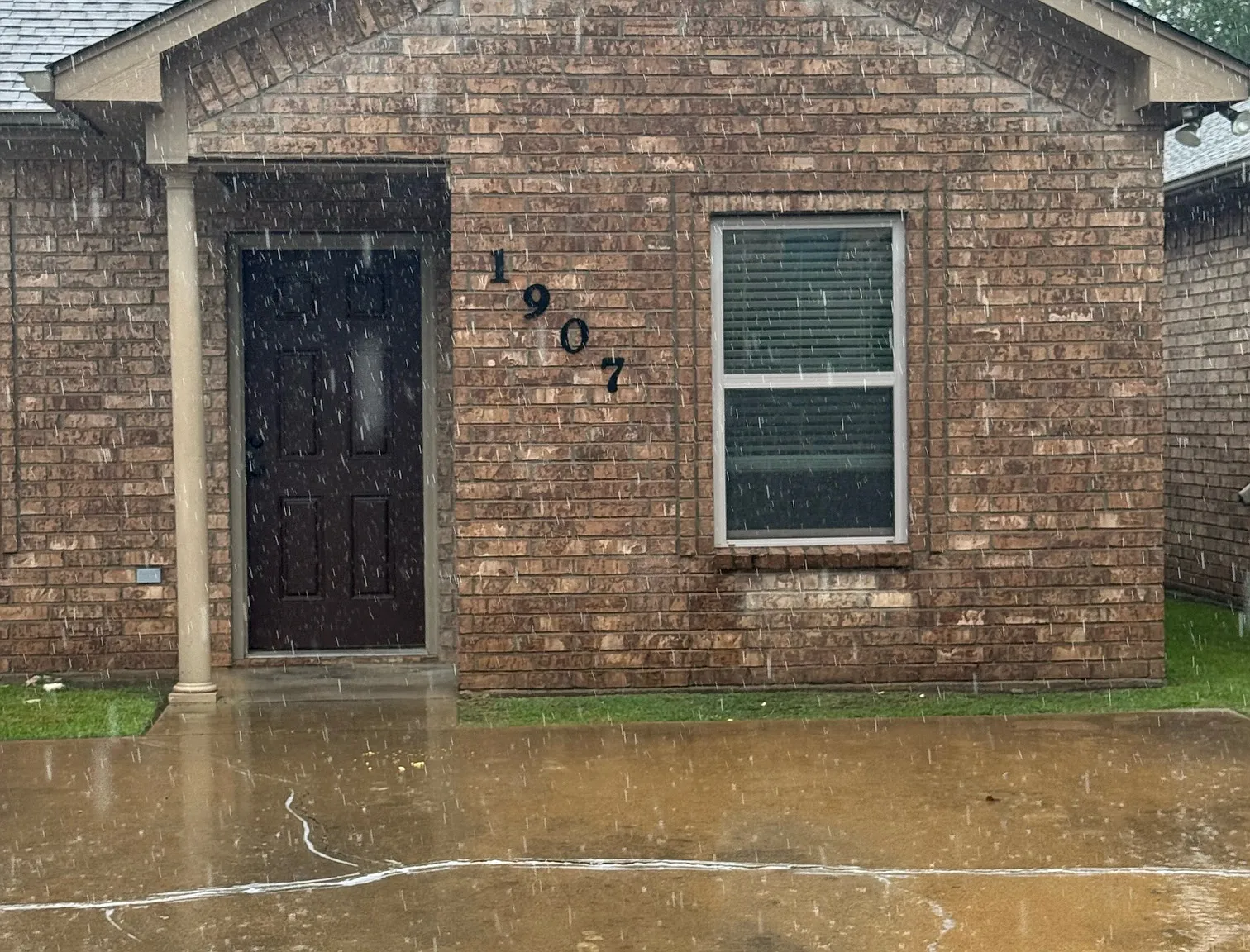 3 bed, $1,395 — Photo 1