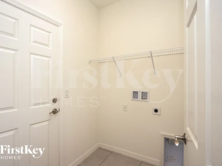 336 Corbel Ln — Photo 12