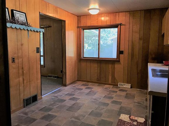 5th image of 303 S 7th St