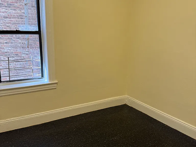 19 Lawrence St #1W — Photo 9