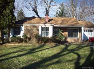 45 Parkdale Dr, Lancaster, NY 14086