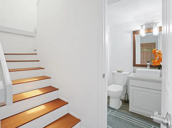 3411 Wilcox Rd #B-21, Lihue, HI 96766